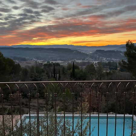 Villa Lumineuse Avec Piscine Clim 1Ere Etage Vue Panoramique Sur Les Montagnes Sur Le Site De La Sainte-Victoire Le Tholonet Dış mekan fotoğraf