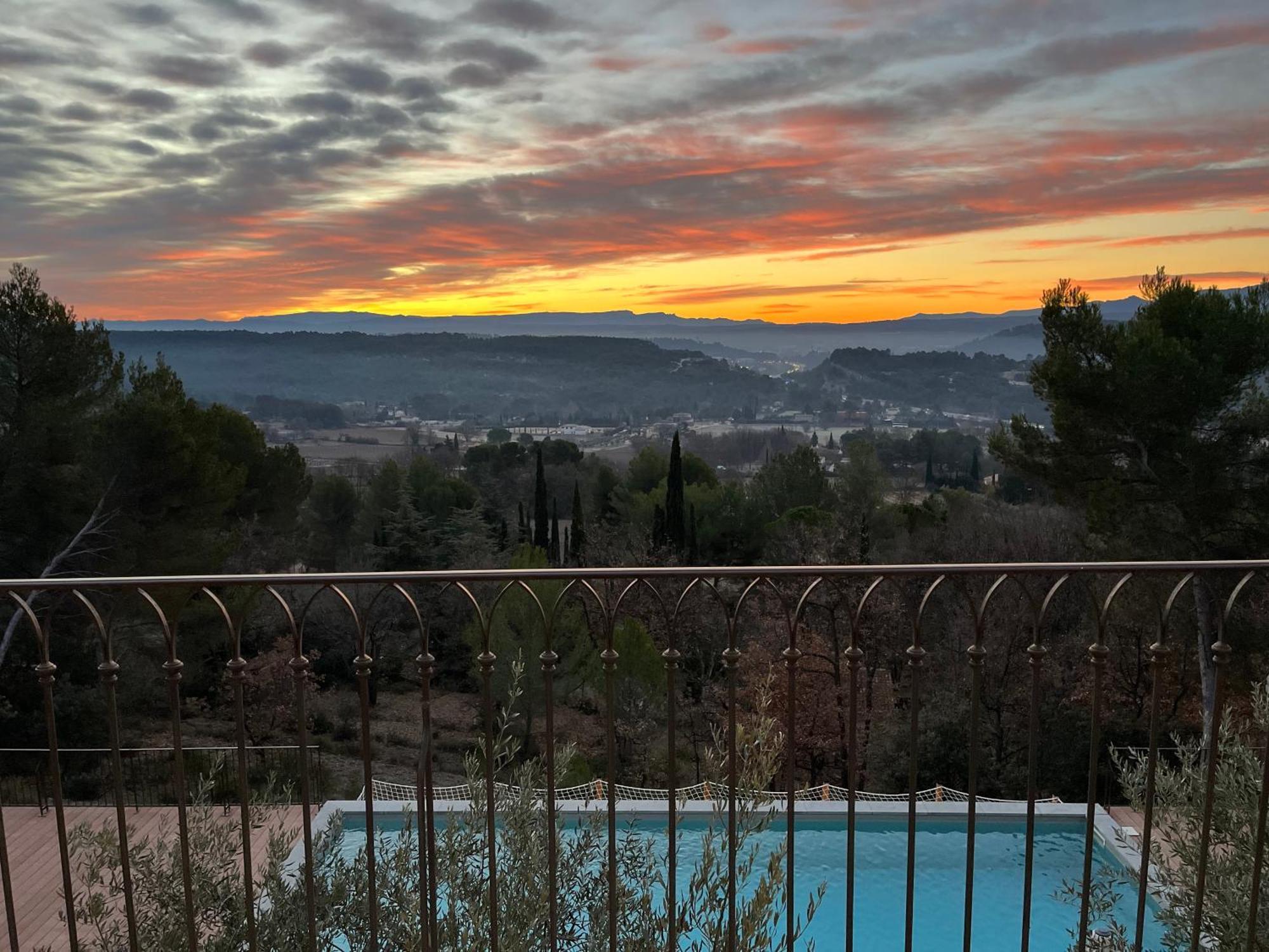 Villa Lumineuse Avec Piscine Clim 1Ere Etage Vue Panoramique Sur Les Montagnes Sur Le Site De La Sainte-Victoire Le Tholonet Dış mekan fotoğraf