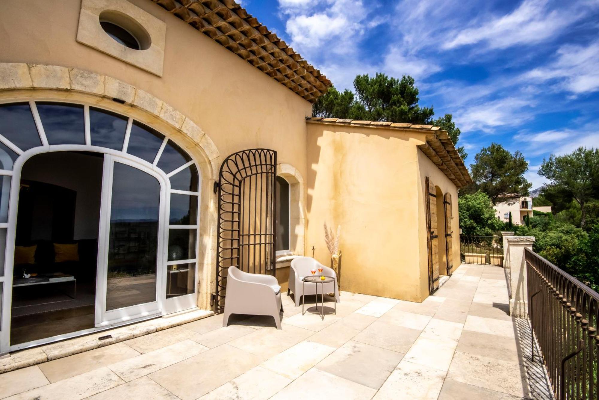 Villa Lumineuse Avec Piscine Clim 1Ere Etage Vue Panoramique Sur Les Montagnes Sur Le Site De La Sainte-Victoire Le Tholonet Dış mekan fotoğraf